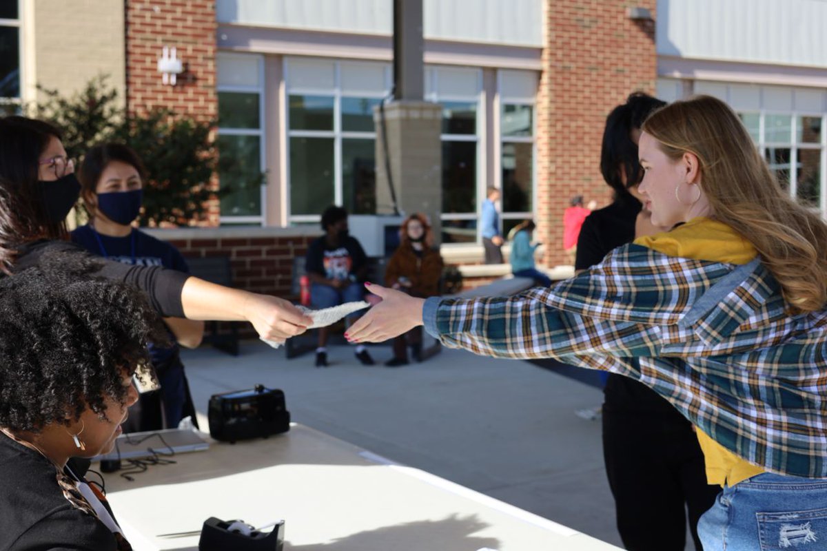 The first day of Wellness Week <a href="/colganhs/">Colgan High School</a> was full of bubbles, bubble wrap, <a href="/ColganCounselor/">Colgan Counseling</a> stress balls, and relaxing music in the amphitheatre &amp; the senior courtyard.
Join us tomorrow in the amphitheatre for a different focus on coping &amp; wellness.
#WeAreColgan #pwcscounseling