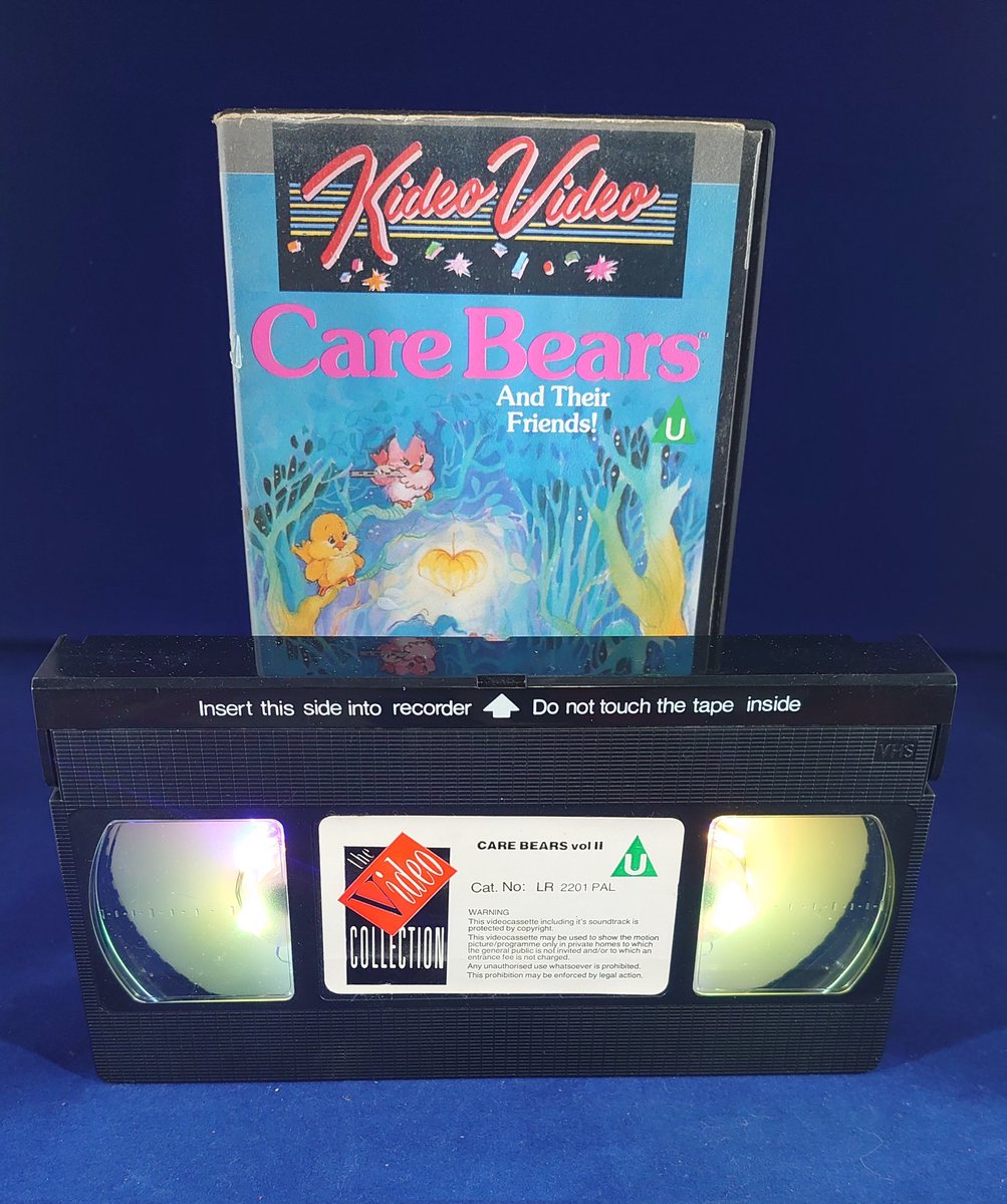 ClaresFunkWare's tweet photo. One more box photographed. The following items will be uploaded tonight 😍 plus a few more. Pop over to my shop for lots of goodies.

https://t.co/xfPGiRoP1C

#YourBizHour #makershour #gifts #giftideas #etsy #CraftBizParty #EarlyBiz #handmade #reycle #vhs #christmas https://t.co/TRgbUggBVx