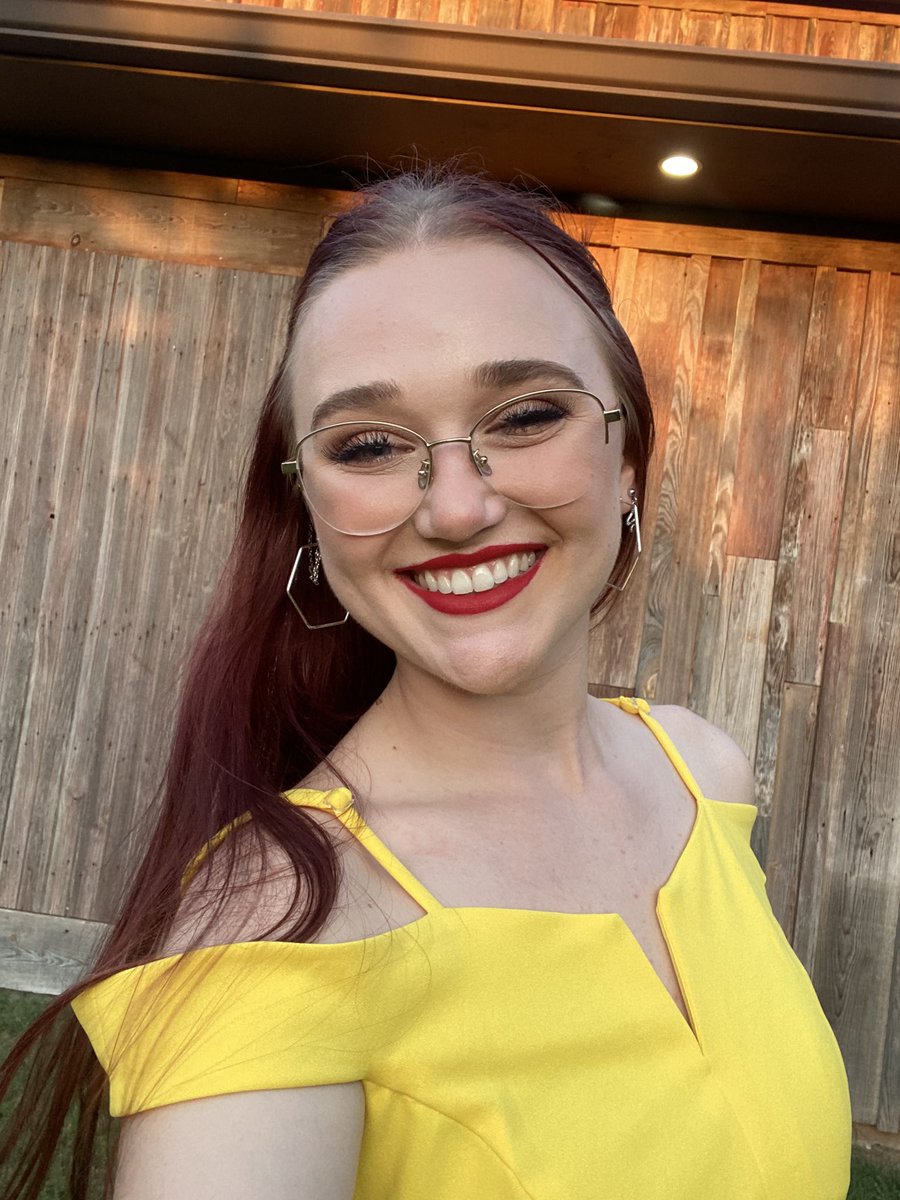 I need to wear more yellow 🌼