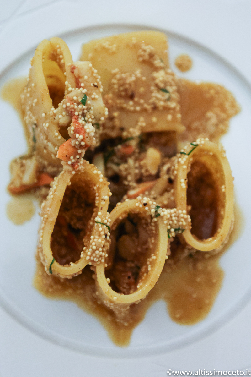 Oggi vi segnaliamo questa bella novità (Open Ottobre 2021) affacciata sull'affascinante Porto turistico (marina) di Castellammare del Golfo (TP). Chef Giuseppe Russo 

Insomma Giovani e Ambiziosi. VG Tested. Accorrete!

 #giusepperusso  #castellammaredelgolfo