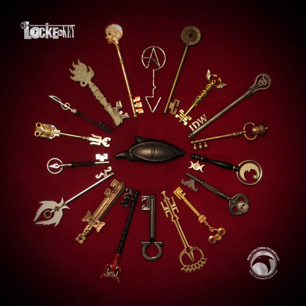 shireen14's tweet photo. I could seriously use the ‘Anywhere Key’ right now.
#LockeAndKeyS2
#Netflix https://t.co/hJHLuzq2OQ
