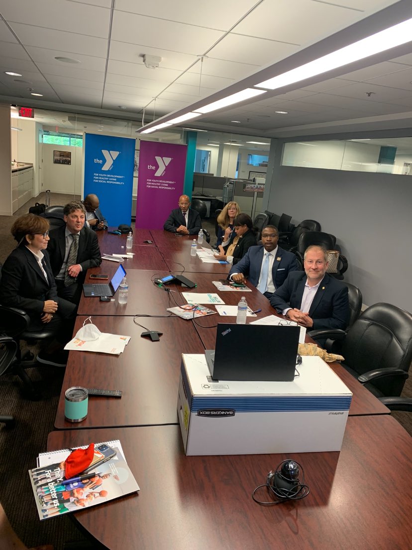 So cool to have these #ymca #yadvocates gathered around the <a href="/YMCAadvocacy/">YMCA Government Relations</a> table to lead virtual meetings with <a href="/SpeakerPelosi/">Nancy Pelosi</a> and <a href="/SenPadilla/">Sen Michael Padilla</a>. Thx @YMCABruning and the leadership of <a href="/ymcasf/">YMCA of SanFrancisco</a> for inspiring us all!
