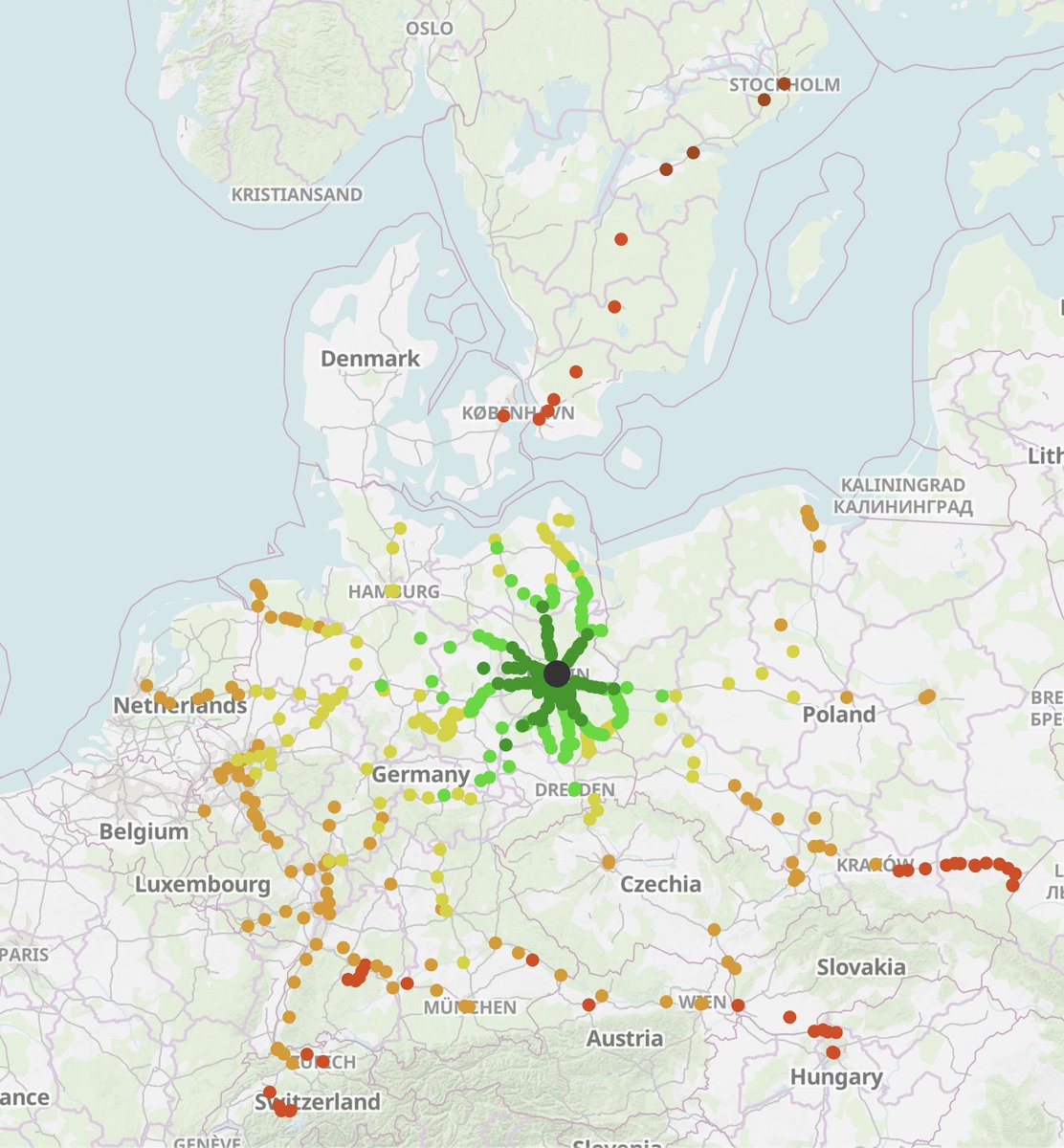 fil_ter's tweet photo. Wenn ich in Berlin Hbf einsteige, wohin komme ich ohne Umsteigen? Ein Tool von @juliustens zeigt für beliebige Bahnhöfe die Direktverbindungen. https://t.co/tSb7ilrH3r https://t.co/pTHD97xH7Y