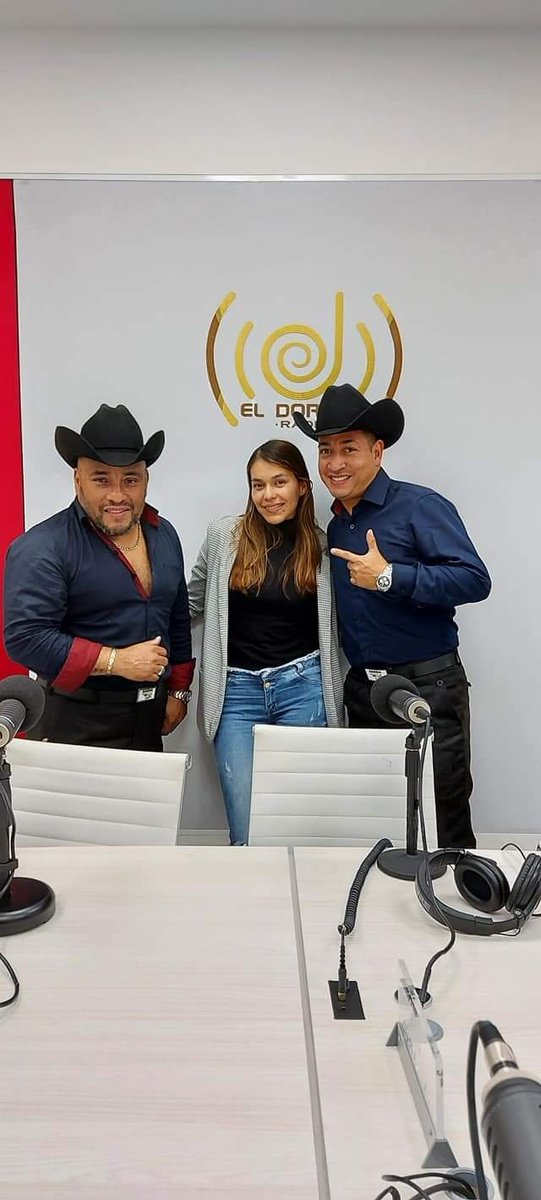bandamboficial's tweet photo. https://t.co/LVFk2ZVgo0
Gracias a todos los medios de comunicación que nos apoyan, somos Banda MB,  una Banda Colombiana🇨🇴 con Aroma Sinaloense🇲🇽  @migentetv @emisoraarmada @doradoradio  
#BandaEnVivo  #mb #finalmente  #regionalmexicano https://t.co/zuE9PgI4O1