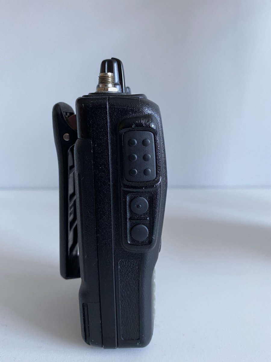 For Sale - Yaesu FT-60, unlocked TX,  covers 2m/70cm Ham, &amp; TX on marine &amp; PMR bands, wide RX, AirBand etc, see pictures for condition, perfectly working, with charger, antenna &amp; original manual £99.00 free shipping to UK , €15.00 shipping to EU 👍🏻📡 #HamRadio #AvGeek #VHF #UHF