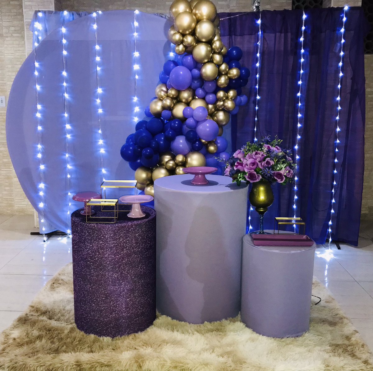Jedecoraa's tweet photo. Espetáculo do final de semana… 🤩💜
#festa #festas #festaluxo #festasemtema #festaadulto #luxo #festalinda #decor #decoracao #decoração #decoracaoadulto #decoraçãoadulto #jedecora #jedecoraa #jêdecoraa #jêdecora #locação #lilas #roxo #lilaseroxo #dourado #bolas https://t.co/wXhmmsn3Pz