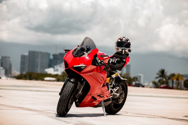 EagleShare's tweet photo. Miami is calling 😎🏍
Cruise down Ocean Drive on this beautiful @ducati Panigale V2
Ride today: https://t.co/kGoQIzKFBI
#EagleShare #eaglerider #club #clubeaglerider #fallrides #flyandride #2wheelslovers #2wheels1love #miamibeach #sunnyrides #beachrides #ducati #ducatipanigale https://t.co/j2rGJAevmy