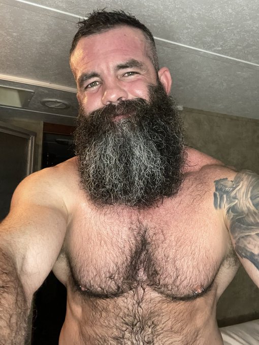 Got a hair cut. #bearded #ofmen #beardsoftwitter https://t.co/Nzqndmu2K5