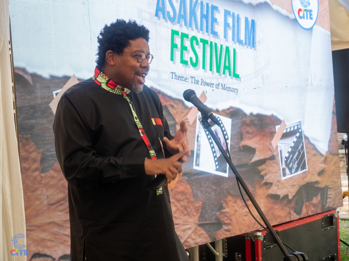 zenzele's tweet image. A big thank you to our guest of honour @SiphoMalunga .The #Asakhe Film Festival is now in full swing. #Asakhe #PowerofMemory