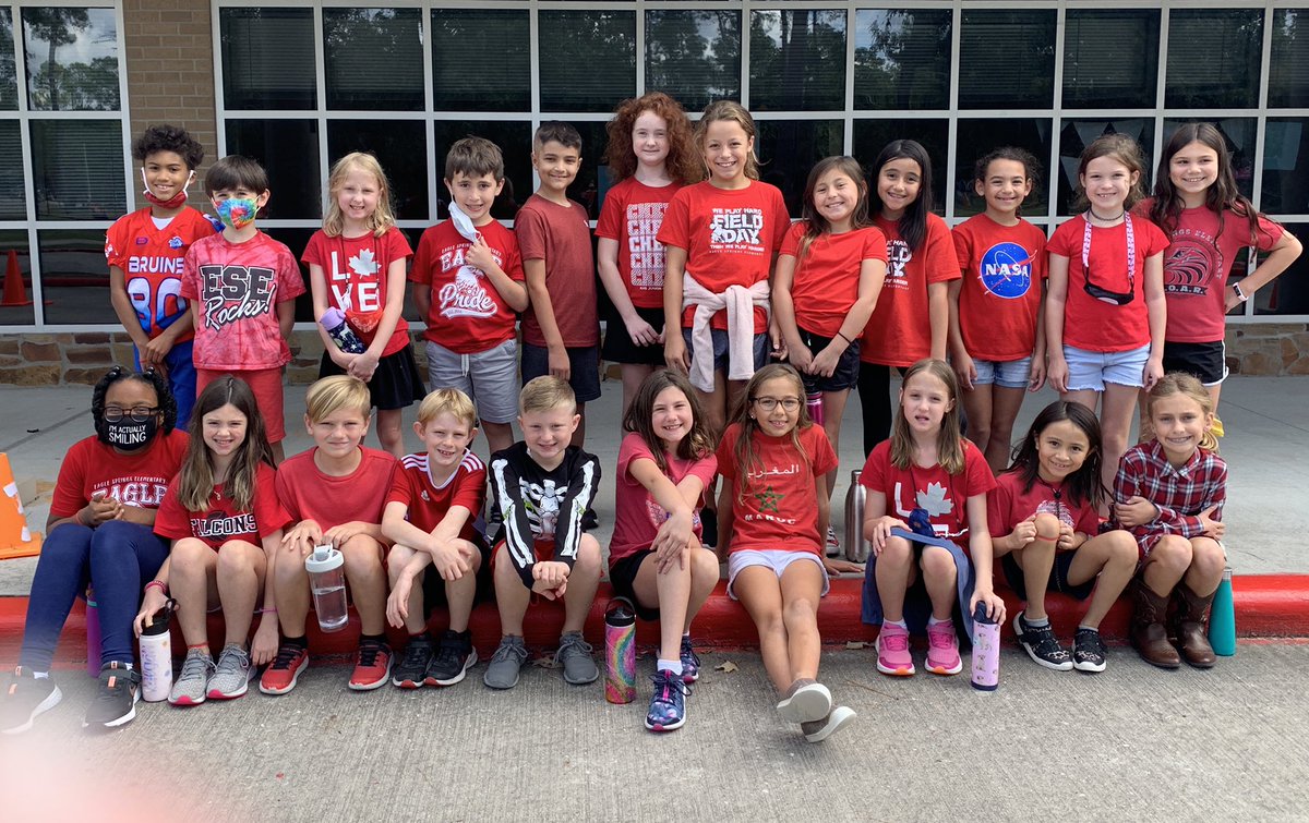 mel_lowry4's tweet photo. 3rd graders who are REaDy to be drug free!
#eseSOAR #RedRibbonWeek2021 https://t.co/7PqTsj7AvV