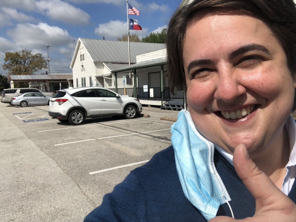 LongoriaTx's tweet photo. Juergen’s Hall is the number one voting location in all of Harris County! Come visit the election clerks running a smooth operation with no lines, and #VoteYourWay. https://t.co/vQA7CwV6WL