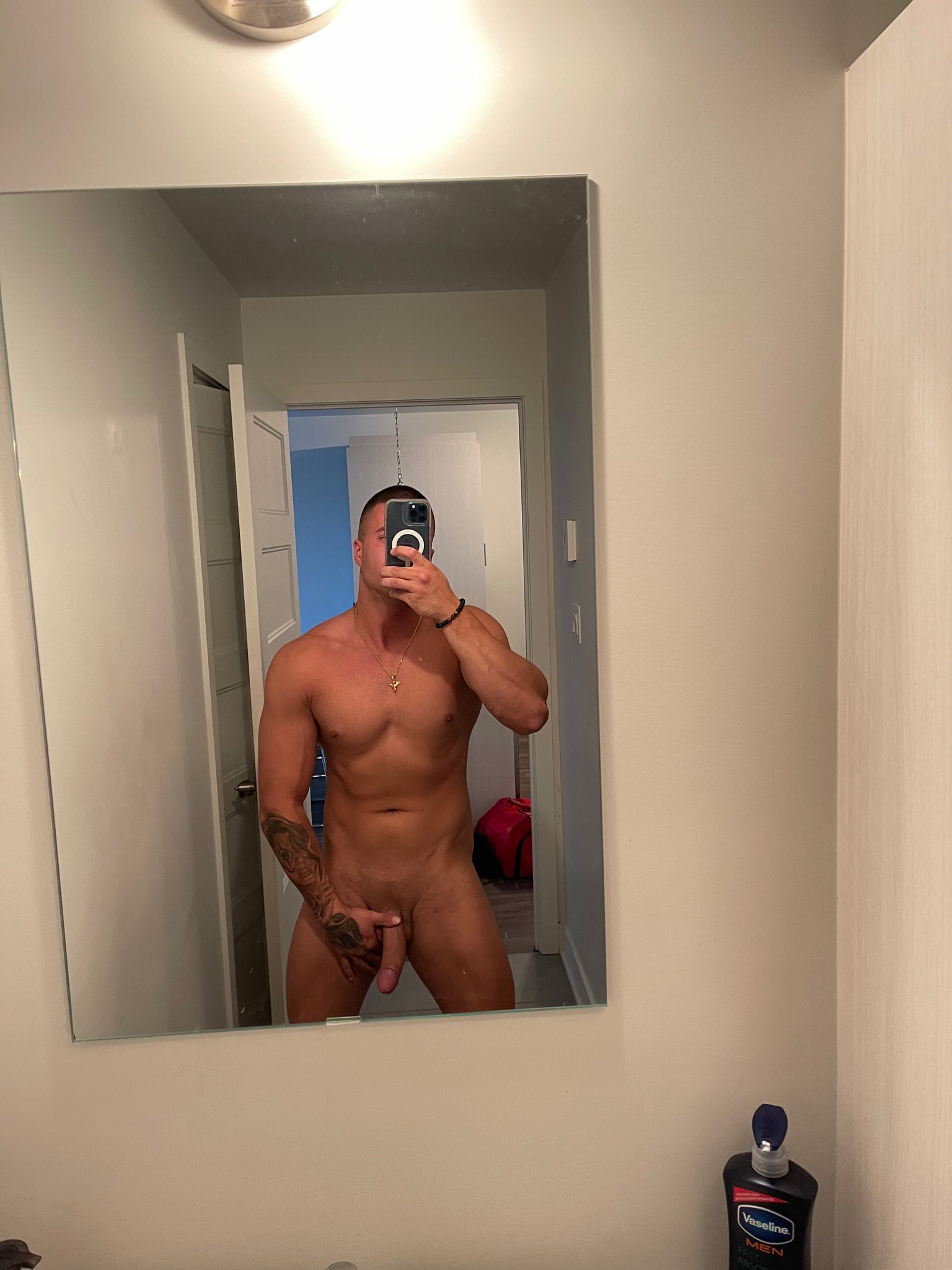#TB #OOTD anything but clothes 🍆😈💪 What are you wearing ? 👀 https://t.co/sQlOeByaMx