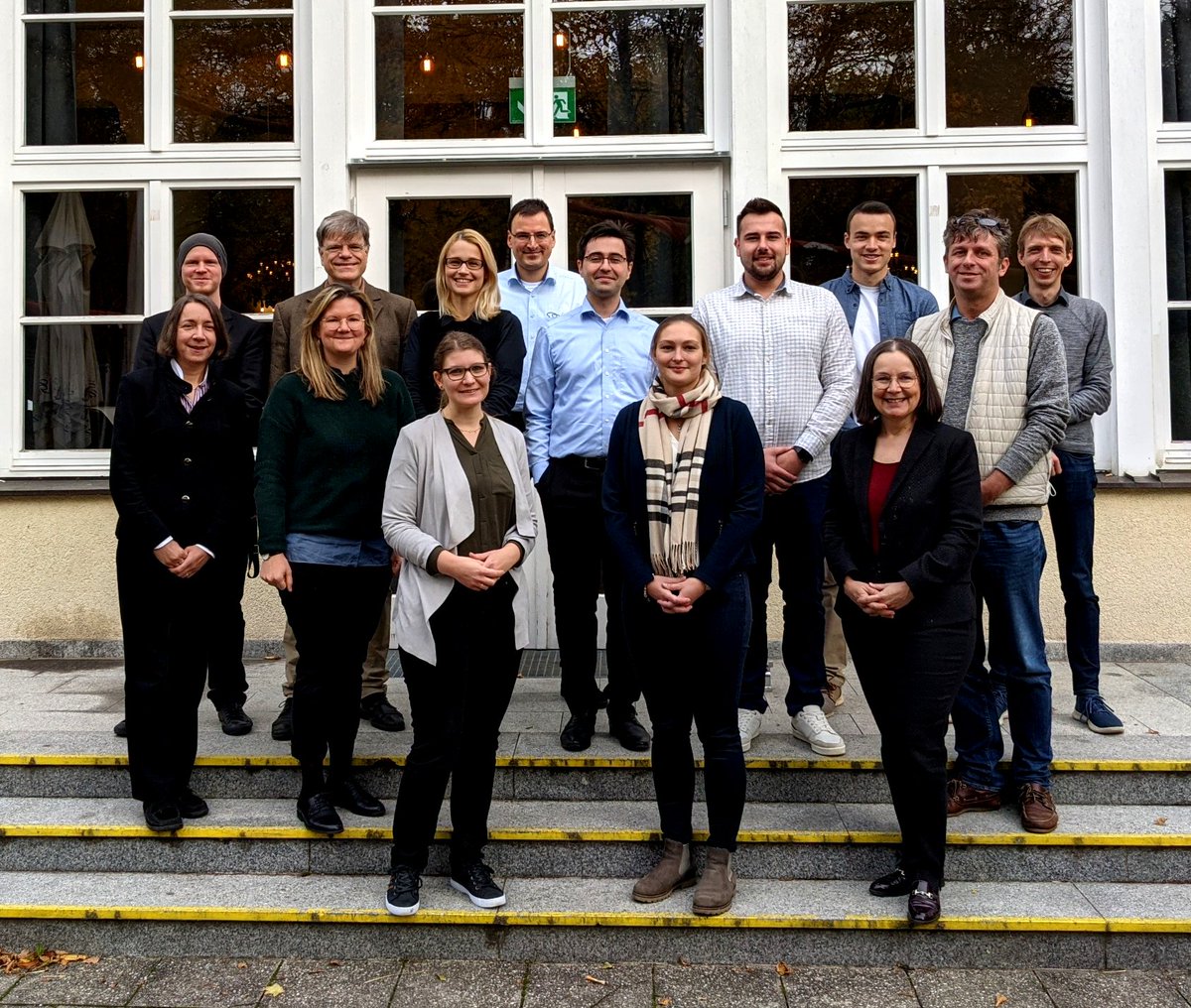 LIONS_Project's tweet photo. Heute traf sich das LIONS-Konsortium zum Arbeitstreffen an der #UniBwM. Interdisziplinäre Zugänge zur #Entwicklung von #Blockchain-Technologien und gemeinsame Aktivitäten wurden erarbeitet. #resilience  #digitalsovereignty https://t.co/FAUbRPnP8d