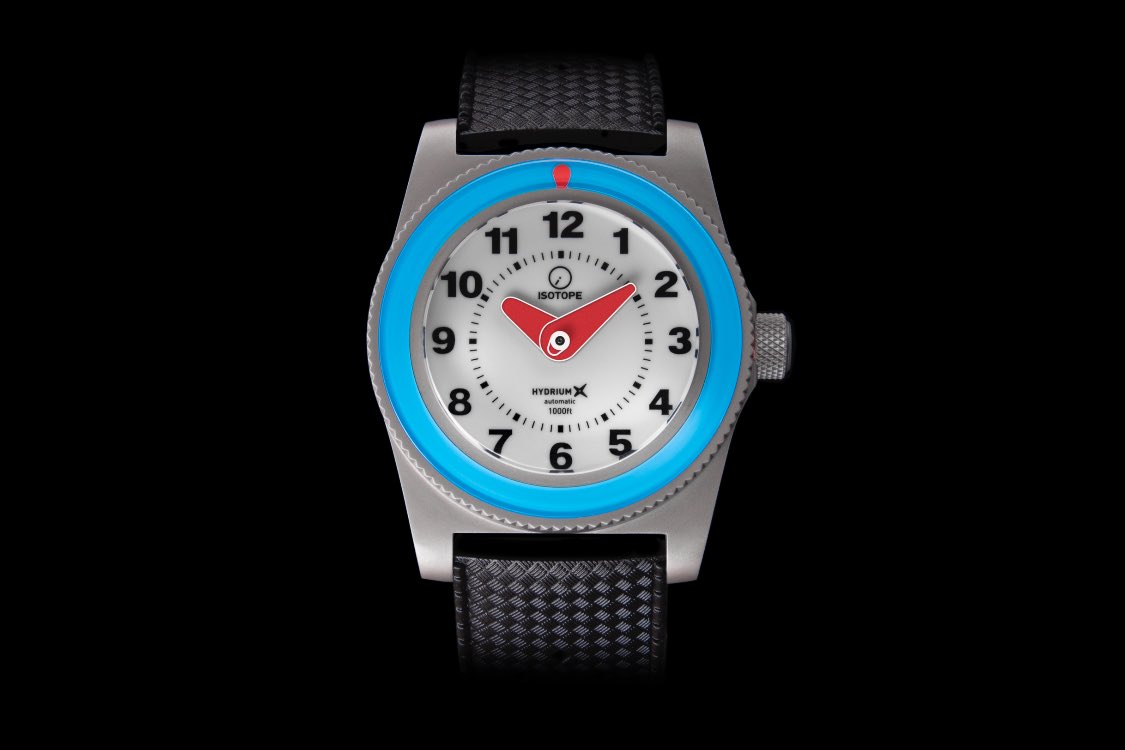 isotopewatches's tweet photo. Only a few left and it won’t return… Secure your Isotope HydriumX "Will Return", inspired by the iconic clock door sign.
Pre-order now with code HydriumWillReturn at £450 (RRP £563).
Limited edition of only 100 watches.
#isotopewatches #hydrium #willreturn
#britishwatches https://t.co/Ry6sefWHaK
