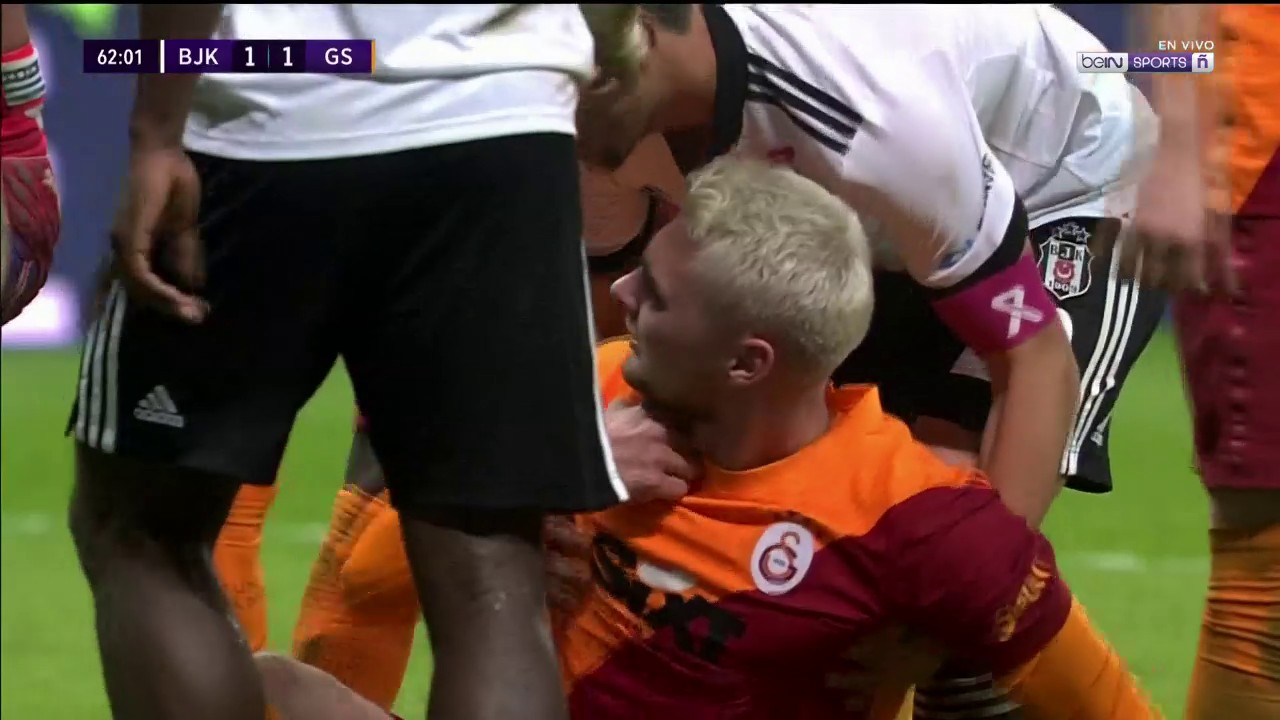 beIN SPORTS USA on X: 🤯 CONTROVERSY! 🚨 This happened before the 2nd goal  of Besiktas. Should this have been a yellow or red card? 🤔 🍿 Watch  Besiktas vs Galatasaray 🇹🇷 #