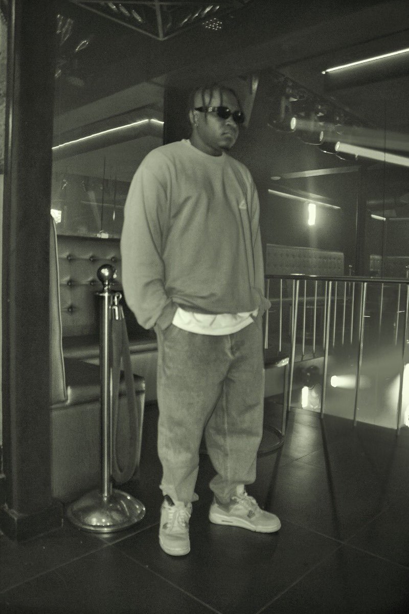 djmichel_sa's tweet image. Who say money is not good 😎🤩 SEE IT BIG ALBUM THE DELUXE VERSION NOVEMBER 2021 I’m coming in hot 🔥⚠️📷 by @deathofski #see  #seeitbig