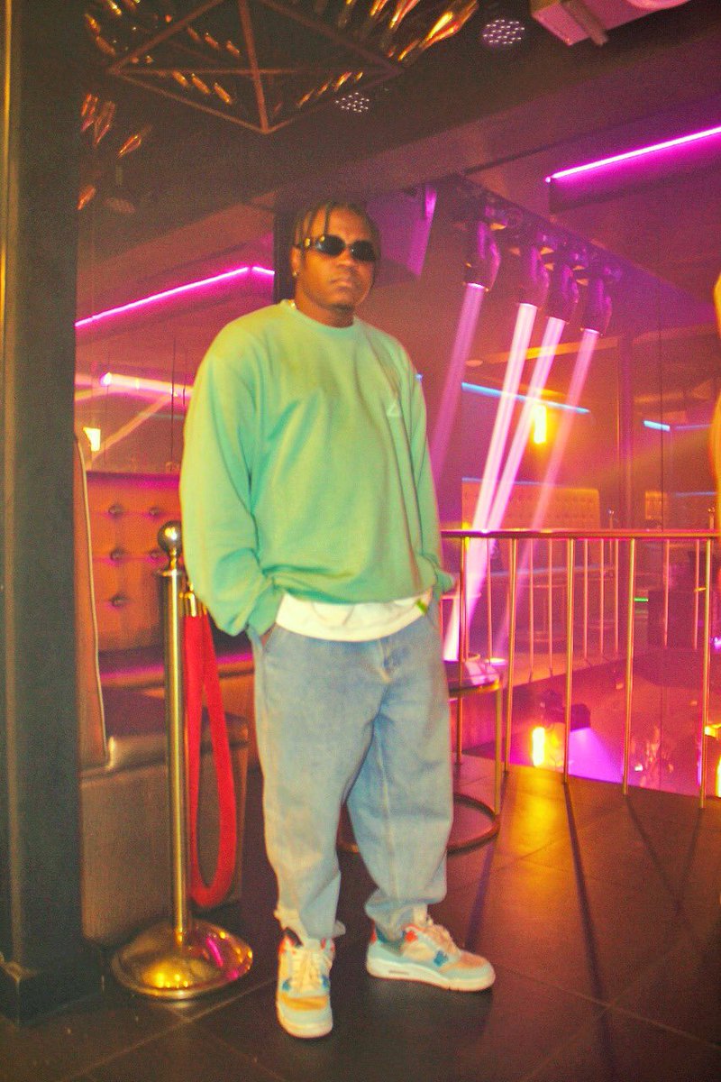 djmichel_sa's tweet image. Who say money is not good 😎🤩 SEE IT BIG ALBUM THE DELUXE VERSION NOVEMBER 2021 I’m coming in hot 🔥⚠️📷 by @deathofski #see  #seeitbig