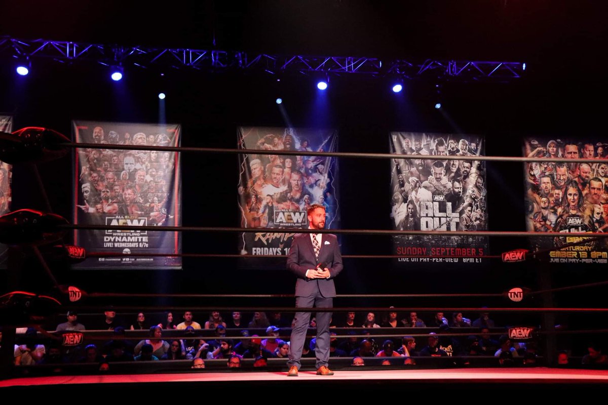 NickLendl's tweet photo. I made my debut with @AEW last night! 🎤

Photo Credit: @marykayfabe

#ForbiddenDoor #AEW #AEWDark #ROH #Wrestling #RingOfHonor #RingAnnouncer #Announcer #UniversalStudios https://t.co/UhPQqRbW66