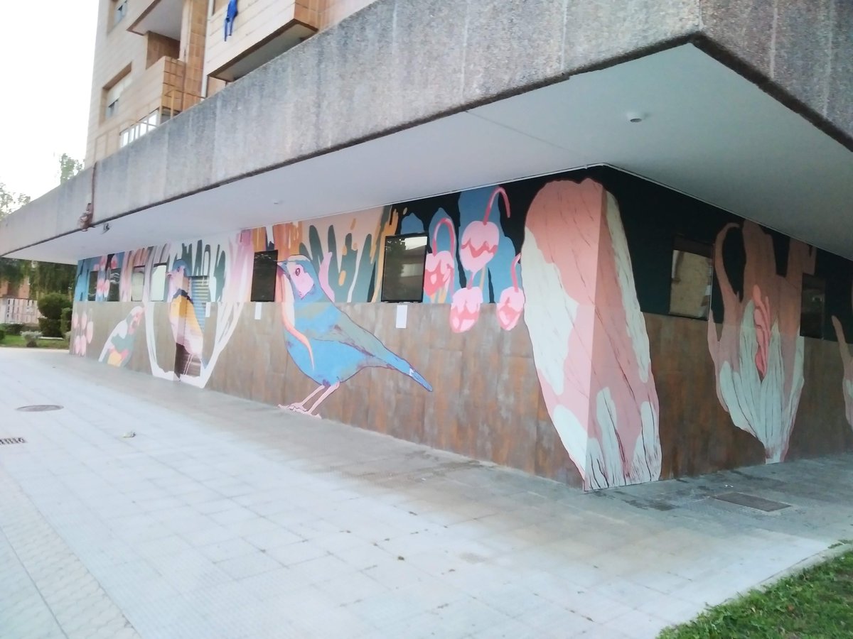Torrelavega se mueve (@torrelavega00) on Twitter photo Felicito a Maria Barrachina por como ha dejado la fachada del local de <a href="/EspacioMujeresT/">Espacio Mujeres Torrelavega</a> (Avd. de la Constitución 14,bajo) en el Zapaton.
Una gran artista. Felicito a Maria Barrachina por como ha dejado la fachada del local de <a href="/EspacioMujeresT/">Espacio Mujeres Torrelavega</a> (Avd. de la Constitución 14,bajo) en el Zapaton.
Una gran artista.