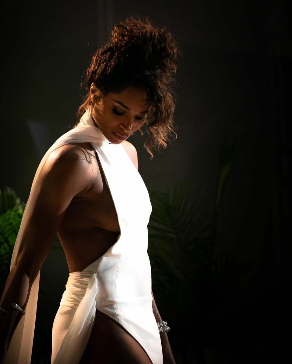 DangeRussWilson's tweet photo. Perfect in every way. God made you for me. He made you to fit perfectly in my arms. An amazing woman &amp; mother. 
Gifts to entertain the world thru Dance, Music &amp; Fashion. 
You Tilt the room! 
You bring JOY &amp; LOVE to ALL things! 
Happy Birthday my Queen! @Ciara https://t.co/fa1yoOL9ki