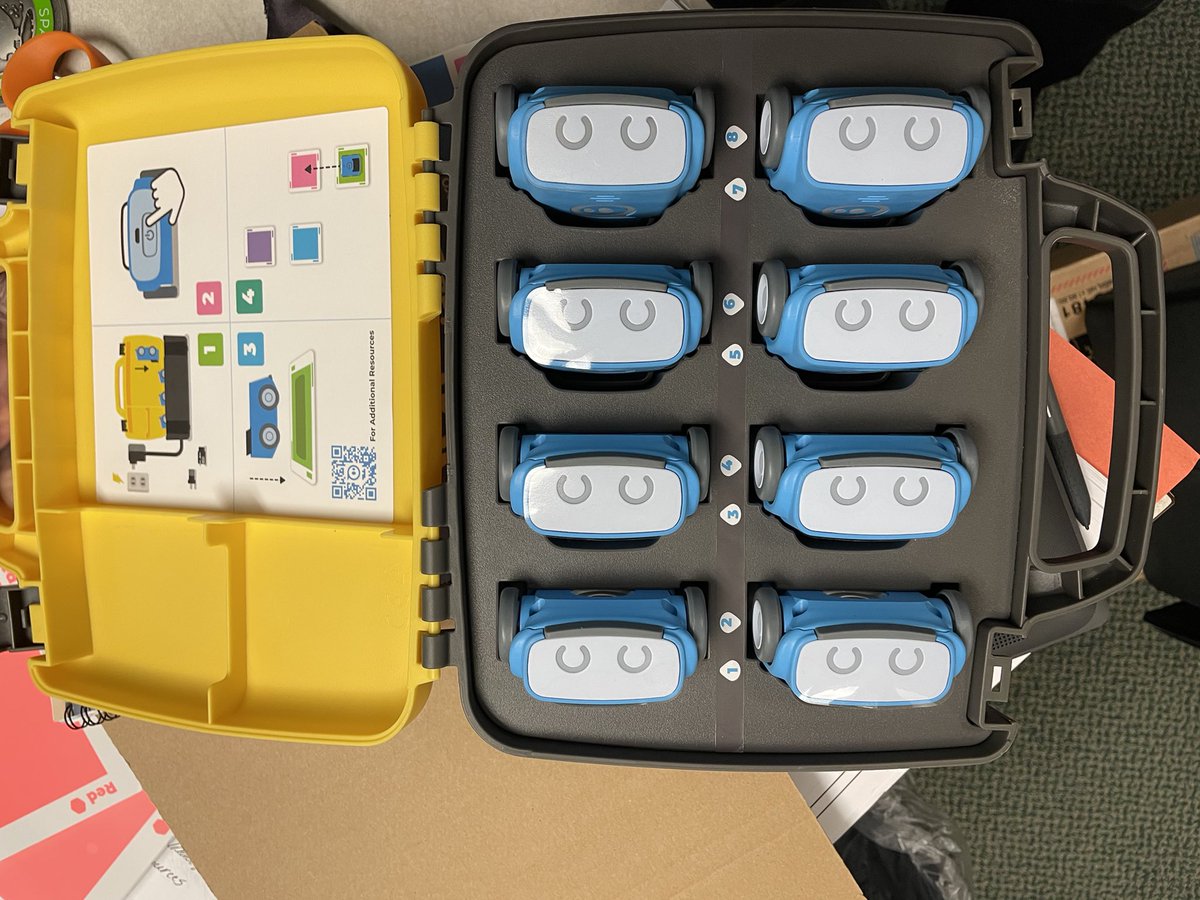 KMcCray85's tweet photo. @Sphero #Indi came to @wasdpa today! Ts are so pumped to integrate them that they are already reserved tomorrow! Can’t wait to see what K @WASDPA_FV come@up with! #EdTech #DreamJob #NeverTooYoungToCode https://t.co/hx7h13ipgU