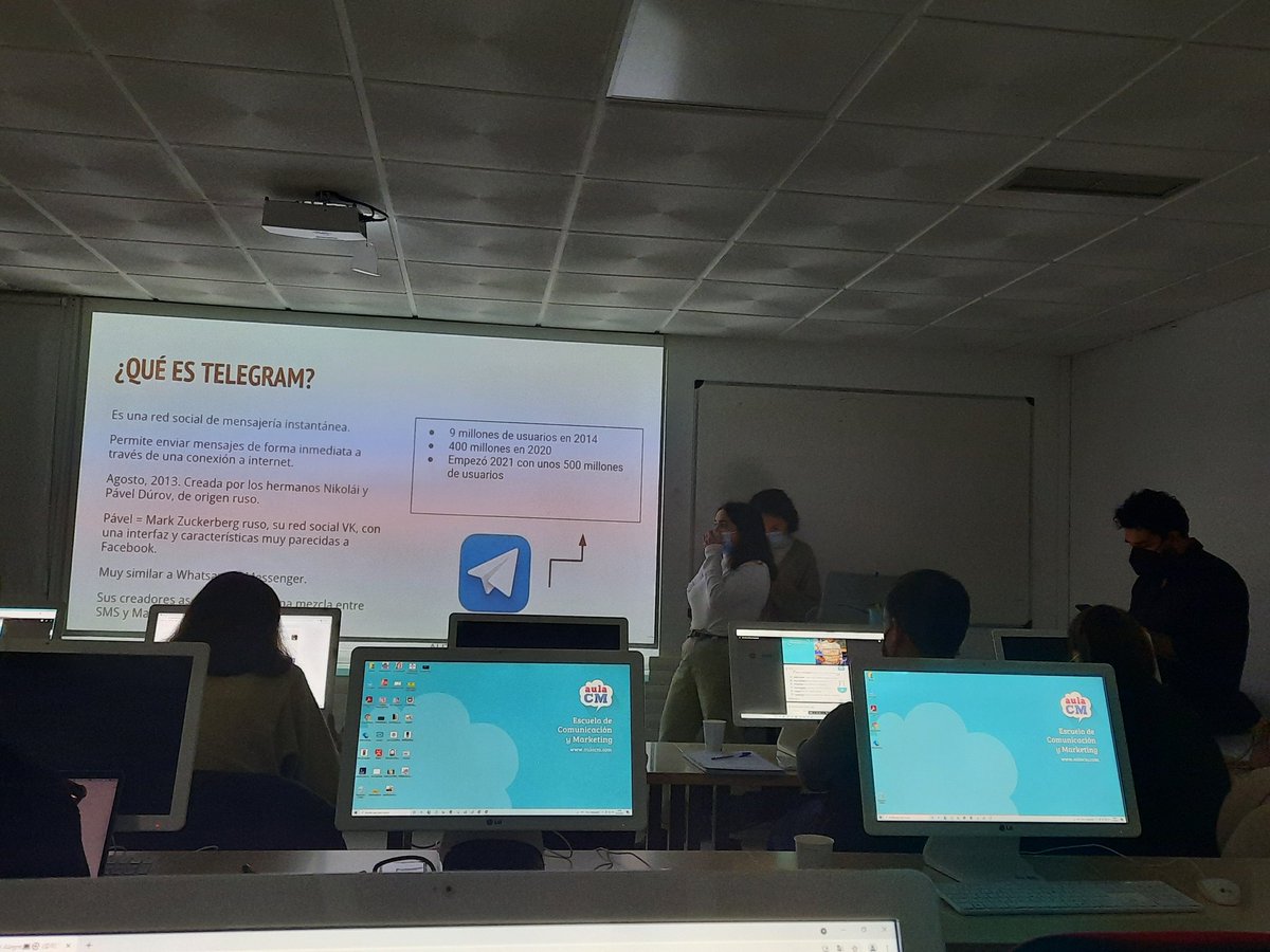 RENZODAVIDACM's tweet photo. Hoy nuestras compañeras @martavallsvg y @Marlen_da_mez nos hablan de #Telegram ✉ 👏🏼
@aulacm #equipo219 https://t.co/uGoBhXKAtL