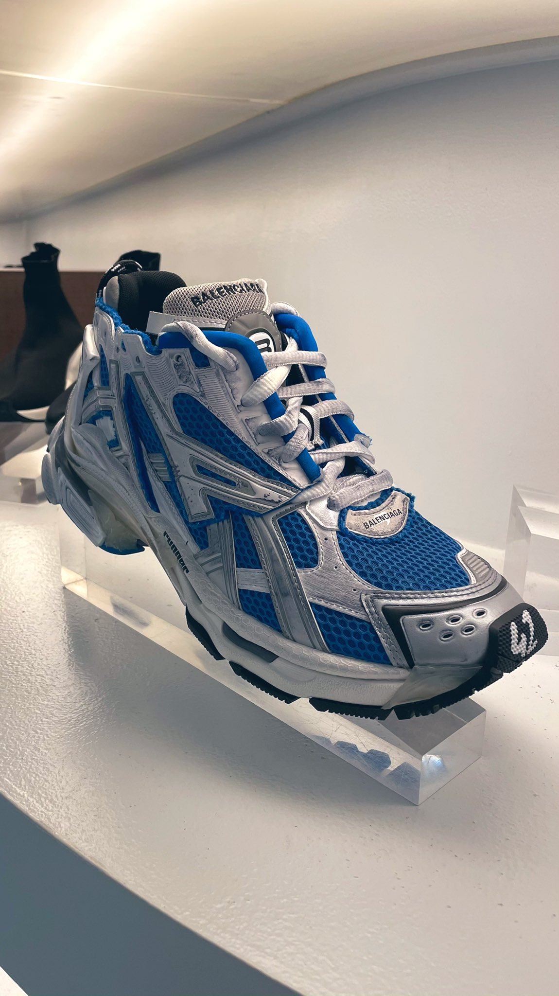 Balenciaga runners brown thomas deals
