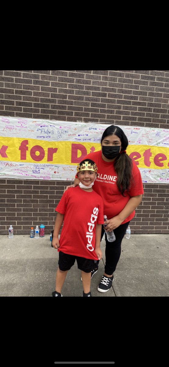 Ms_Estrada21's tweet photo. It’s nice to be able to attend events with my son. Loved his smile when he saw me as we walked/ran for diabetes! ❤️ @WilsonES_AISD @AldineISD https://t.co/udyx5Owpst