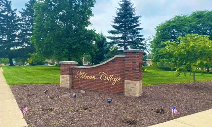 tierman_j's tweet photo. I am extremely excited to announce that Adrian College has offered me an opportunity to further my academic and athletic career! Thank you to the coaching staff and all those involved in making this an option for me! @AdrianCollege @acwb_basketball 🖤💛 https://t.co/p3JyPNG8Ua