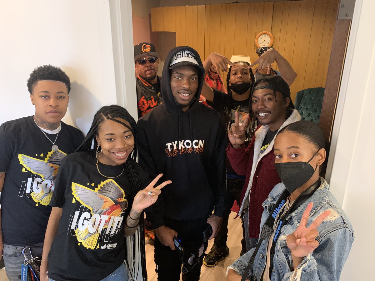 scomNspired's tweet photo. Scenes from the #igotit campaign shoot. The #scom355 team visited Sonne Studio to join @mica, @BMore_Healthy and Value #Baltimore for this fun collaboration session with #bmore influencers. #scomup @SGJCMSU https://t.co/X9hmJu9ASl