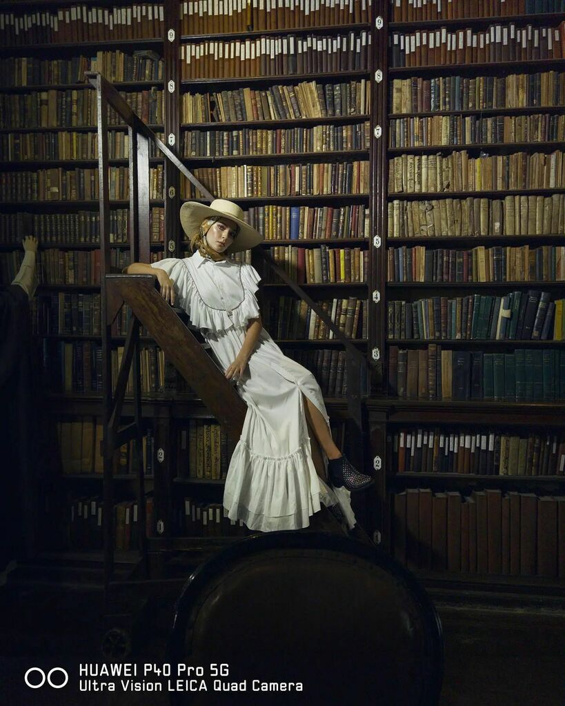 OrlandoSender's tweet photo. La foto de hoy con la cámara del P40 PRO en modo profesional y formato RAW 
Gracias al team:

Fotografía @orlandosender
Modelo @valeriapradol 
Dirección de Arte @charlenetarazona 
Maquillaje @eduardoatalaya 
Peinado @biaggiodileohairdressers 
Locación @museosantodomingo 

#H… https://t.co/rpgp1gnoca