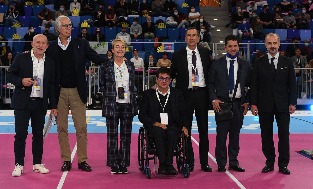 art4sportONLUS's tweet photo. Il @ComuneMI, il @Coninews, il @CIPnotizie, il @PE_Italia e @EuropaInItalia a sostegno di #WEmbraceSport e dei valori dello sport e dell'integrazione.⁣
Che lo show abbia inizio!⁣ https://t.co/bP9ld7z8Nm