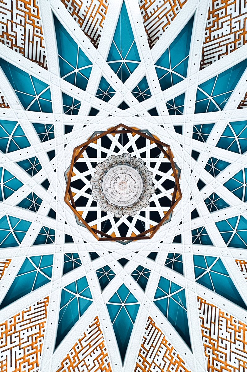 MeaningOfIslam's tweet photo. Sheikh Khalifa Grand Masjid Al Ain https://t.co/nsuMfg5bRm