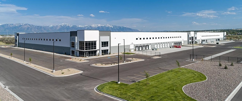 CushWakeUtah's tweet photo. Walton Street Capital buys new 628,600 SF Class-A #Industrial Park >> https://t.co/sOFip8Jk4h @UtahBusiness  #CRE #Utah #SaltLakeCity #Investments #Development https://t.co/bd1GP9YWZd