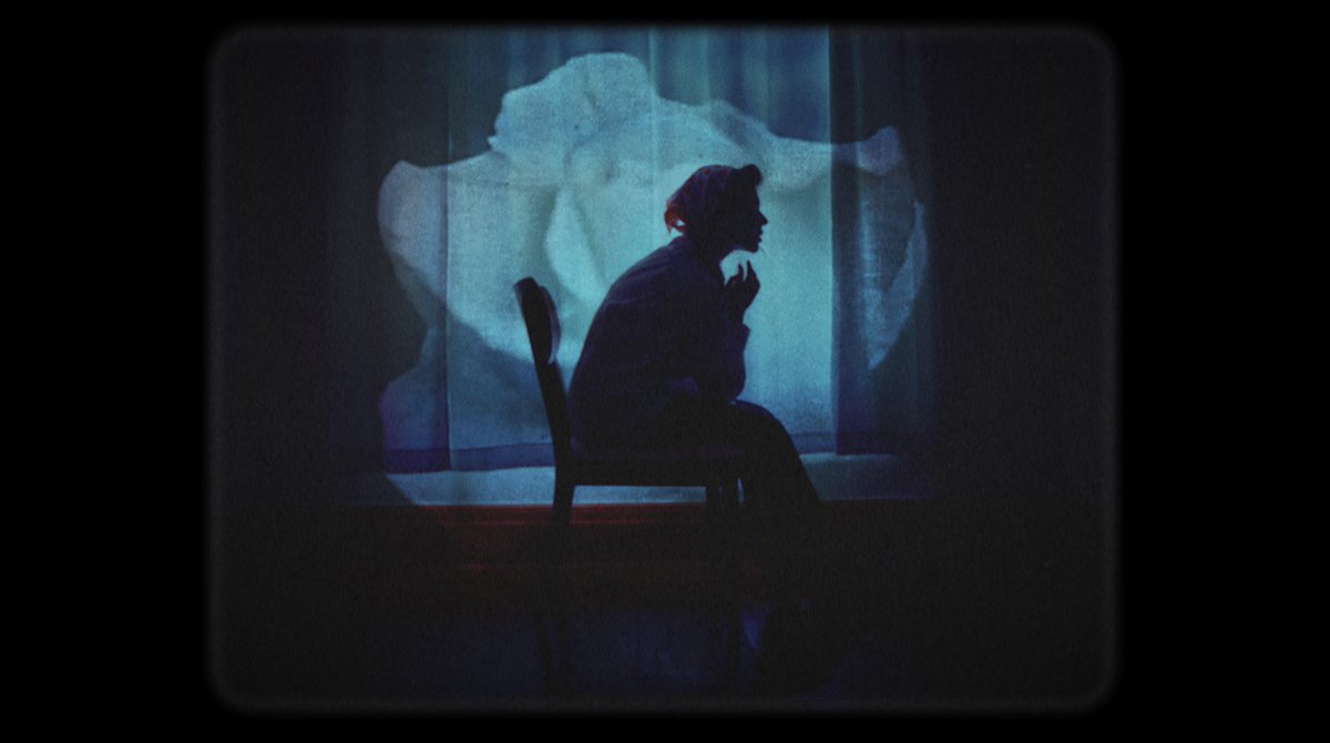 The music video I directed for Sophie Strauss’s new single SEVEN is out today! youtube.com/watch?v=H9Y02c…