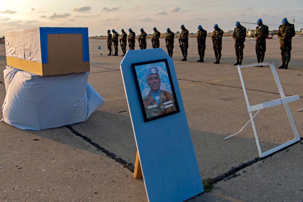UNIFIL_'s tweet photo. Today, #UNIFIL Chief @stefanodelcol &amp; @LebarmyOfficial paid tribute to Sgt. Mansfield Sekyere from #Ghana🇬🇭 who lost his life on 18 Oct. while #ServingForPeace in south #Lebanon🇱🇧. At the memorial ceremony in Beirut he was awarded with LAF &amp; @UN medals for his dedicated service. https://t.co/e9GzzVvpSB