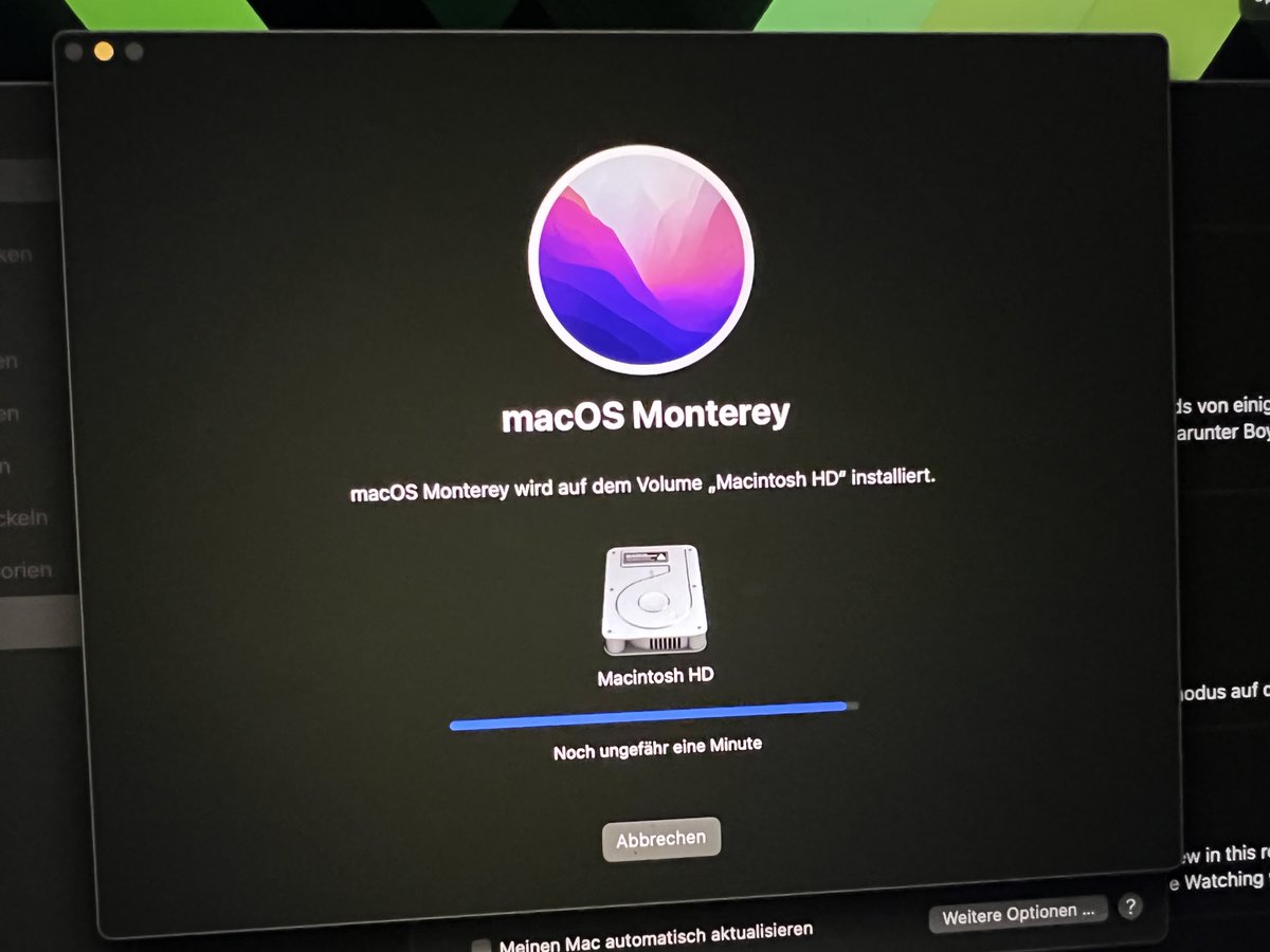 gnrmarcel's tweet image. Gleich ist es installiert 😏 #macOS12 #macOSMonterey