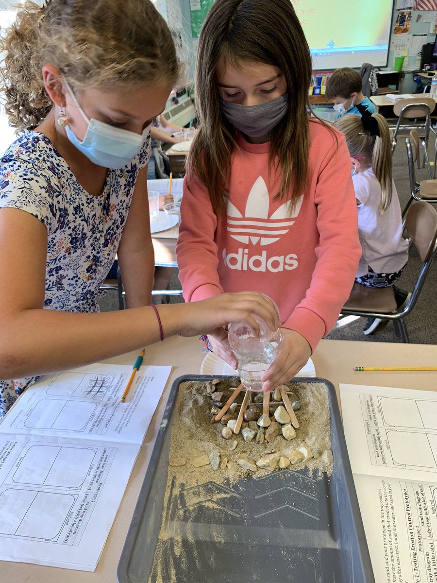 CathyWiddop's tweet photo. MH second graders became engineers when they worked to solve the problem of erosion on a sandy hillside. #KnowAtom #MHhawkPride #WeDigEPS https://t.co/oMgDUZuI9K