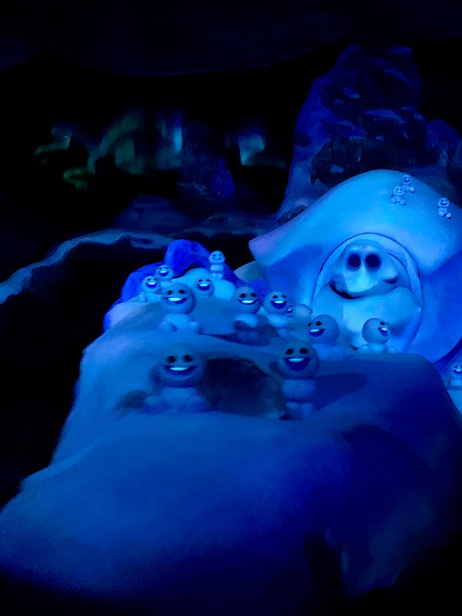 WDWEmptyNesters's tweet photo. Love these adorable Snowgies on Frozen the attraction. 
#WaltDisneyWorld #DisneyWorld #WDW #DisneyParks #Disney #DisneyTrip #DisneyFan #DisneyFun #Epcot #Frozen #Snowgies #DisneyWorld50 #WDW50 https://t.co/nTqR12Q7g8