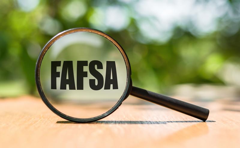 New Article: Help! Parents Won't File the FAFSA or Help Pay for College. What are your options if your parents won't file the FAFSA or help pay for college? Find out now. fastweb.com/financial-aid/…