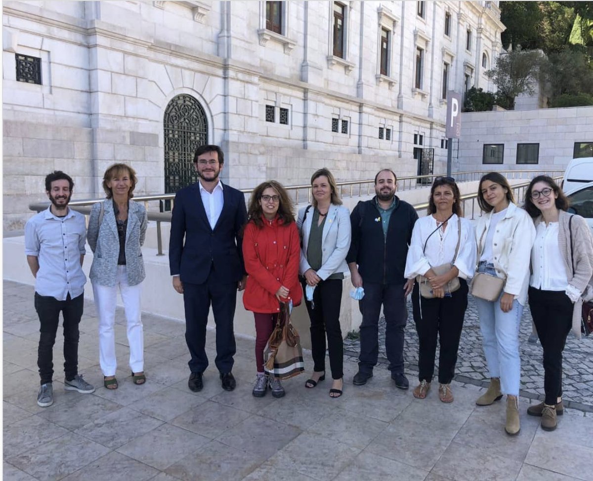 CancerEurope's tweet photo. We should give a standing ovation to the young people that have believed and devoted themselves to this legislative change! @assoc_accreditar #R2BF https://t.co/KBnO6Mcb2D