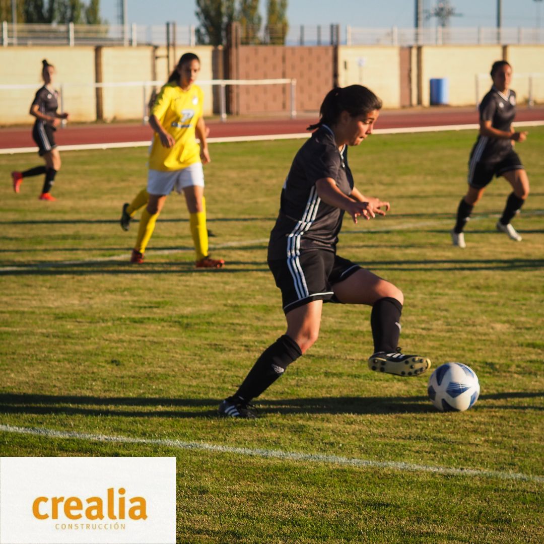 Gran victoria del senior Fútbol Femenino Crealia ante el CD San Pío B por un contundente 10-0. De esta forma damos la bienvenida a nuestro nuevo patrocinador Crealia Construcciones. Muchas gracias por apostar por el Fútbol Femenino
