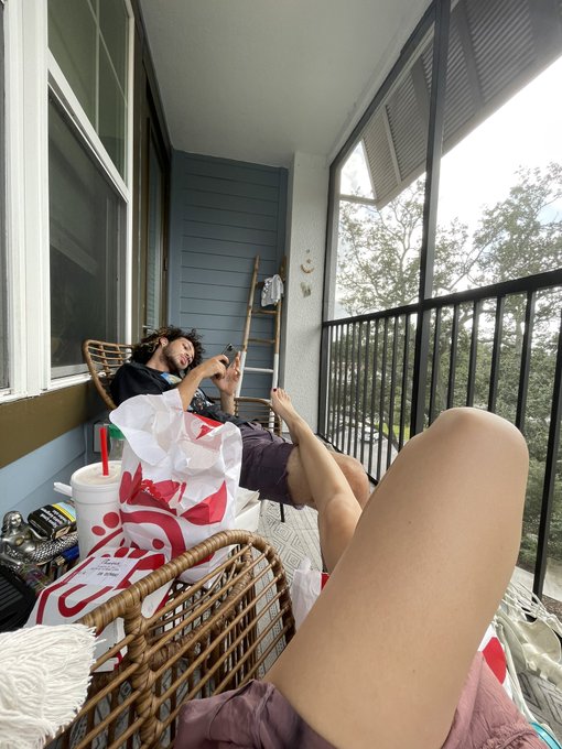 We ate too much 😭😭😭 https://t.co/hrFEJ17UEz<a href="/tag/newprofilepic"class="tags"><span>#newprofilepic</span></a>