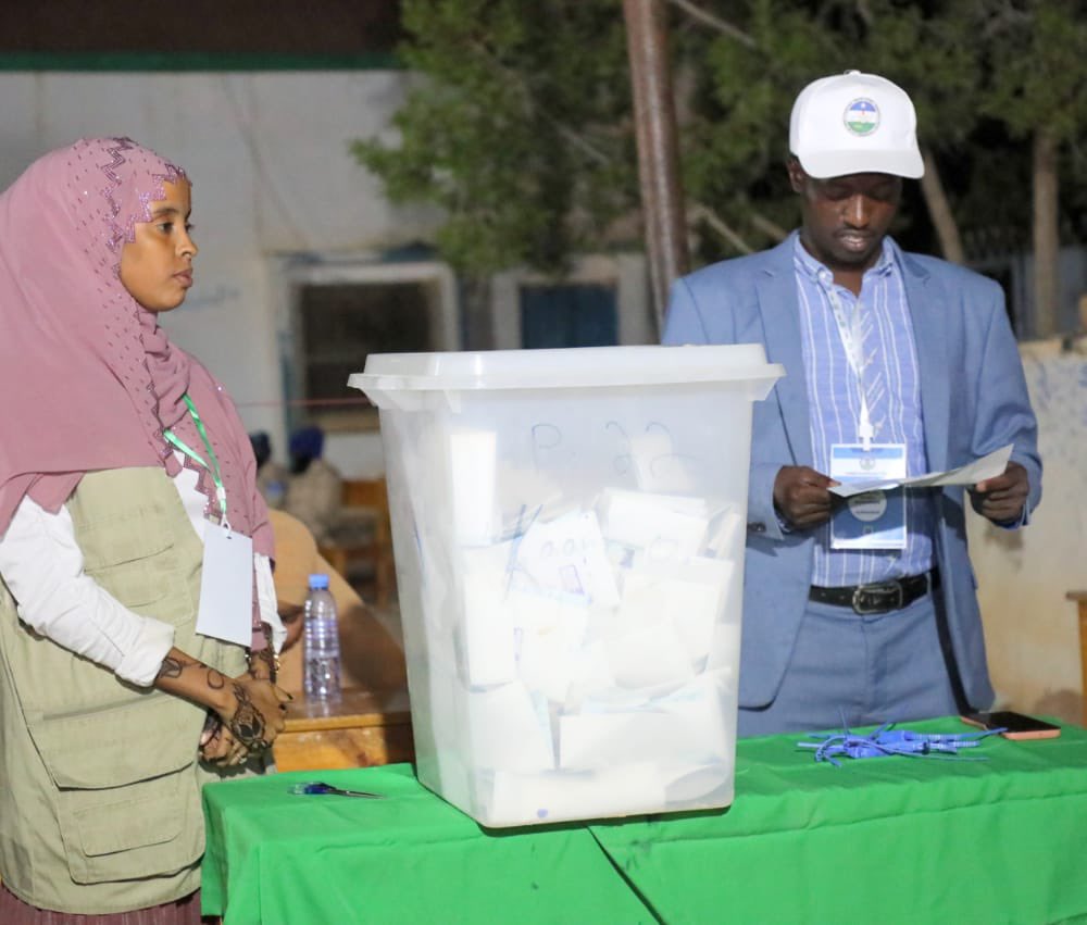 Punsaa_PL's tweet photo. In #Qardo district, the counting of votes is ongoing today
#PLGE https://t.co/PXwxokhgCz
