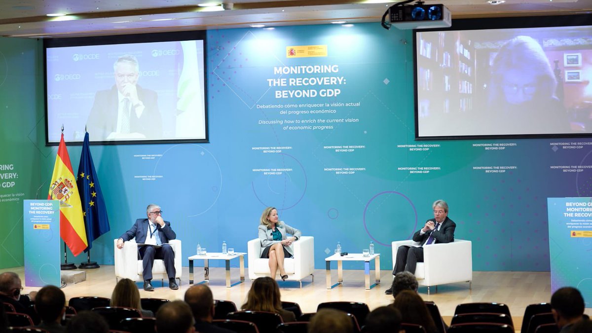 NadiaCalvino's tweet image. Many thanks to @JosephEStiglitz @PaoloGentiloni @MathiasCormann @carmenmreinhart for very interesting discussion #BeyondGDP.

… and to @_minecogob &amp;amp; @ElcanoJjRuiz for organizing and moderating this high level panel.