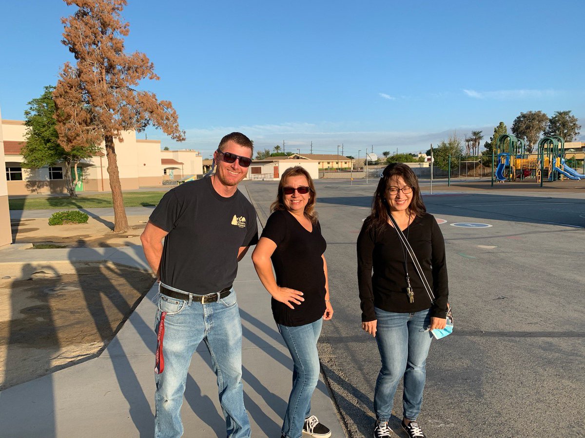 Red Ribbon Week - twin day. <a href="/DCAComets/">Dr. Carreon Academy</a> <a href="/DesertSandsUSD/">Desert Sands USD</a> #RedRibbonWeek2021