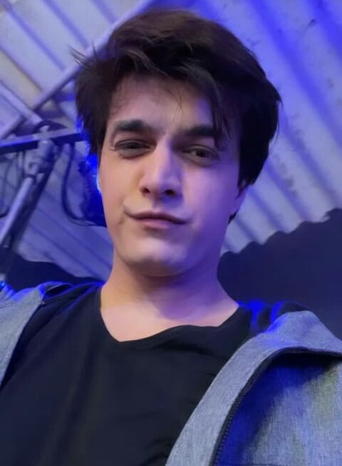 I wish aaj ek live session mil jaye Momo ka

@momo_mohsin if possible then please try to do a live today 

JANAMDIN MUBARAK MOHSIN
#HappyBirthdayMohsinKhan