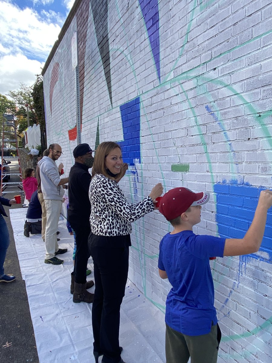 MaryTamerBoston's tweet photo. Busy weekend for #TeamTamer! Kicking off with early voting, then onto the Holy Name School fundraiser, to the Forbes Rally in JP, painting the “You Are Loved” mural, grabbing a bite at The Joint, joining the candidates’ forum, and finishing with the Jamaica Pond Lantern Parade. https://t.co/oVzhlZ2iya