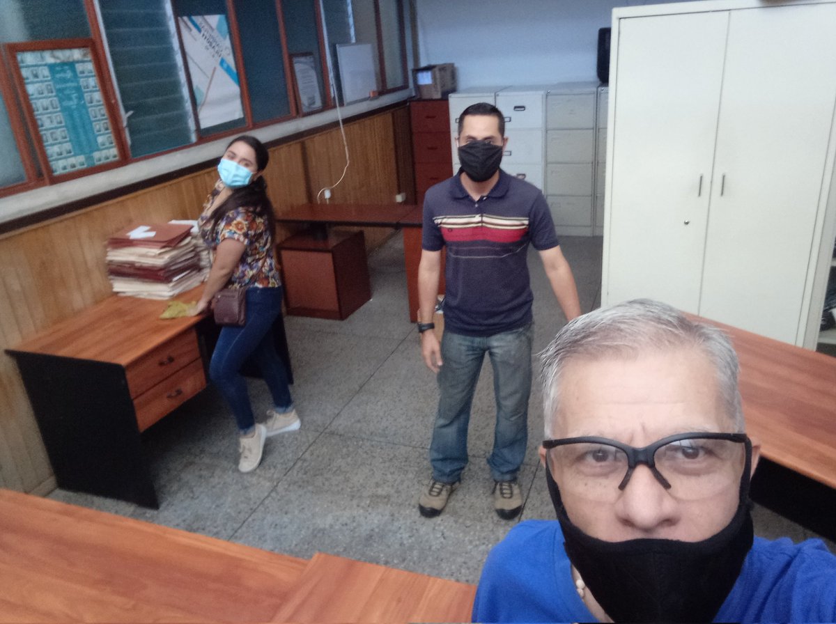 fcobongiorno's tweet photo. Hoy #25Oct reactivamos nuestra oficina del programa @frayjuanramosula #ULA #Mérida apostando y formando el futuro de Venezuela. El programa es una forma de ingreso a estudiar en la mejor universidad del Occidente y la 2da mejor del país, nuestra Universidad de Los Andes https://t.co/neX9UeTdvB