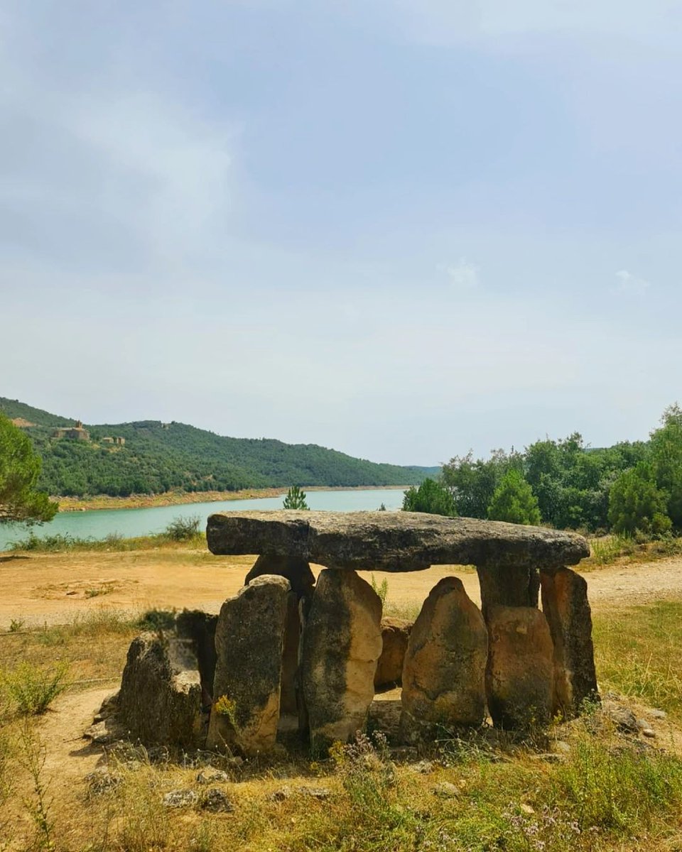 BaroniaRialb's tweet photo. Aquest dissabte el dolmen de Sòls de Riu serà l'escenari d'un taller infantil per descobrir l'art prehistòric. 🏛😻🗿

ℹ Activitat conduïda per l'Anna Bonet de @lapluja.
🕚 De les 11h a la una.
💰 Preu: 3€.
📝 Cal inscripció prèvia.

📸 karinasanz20
https://t.co/n8xm3KkonA https://t.co/KPDVp8J2yL